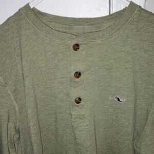 Vineyard Vines Men’s Longsleeve Henley, size Medium